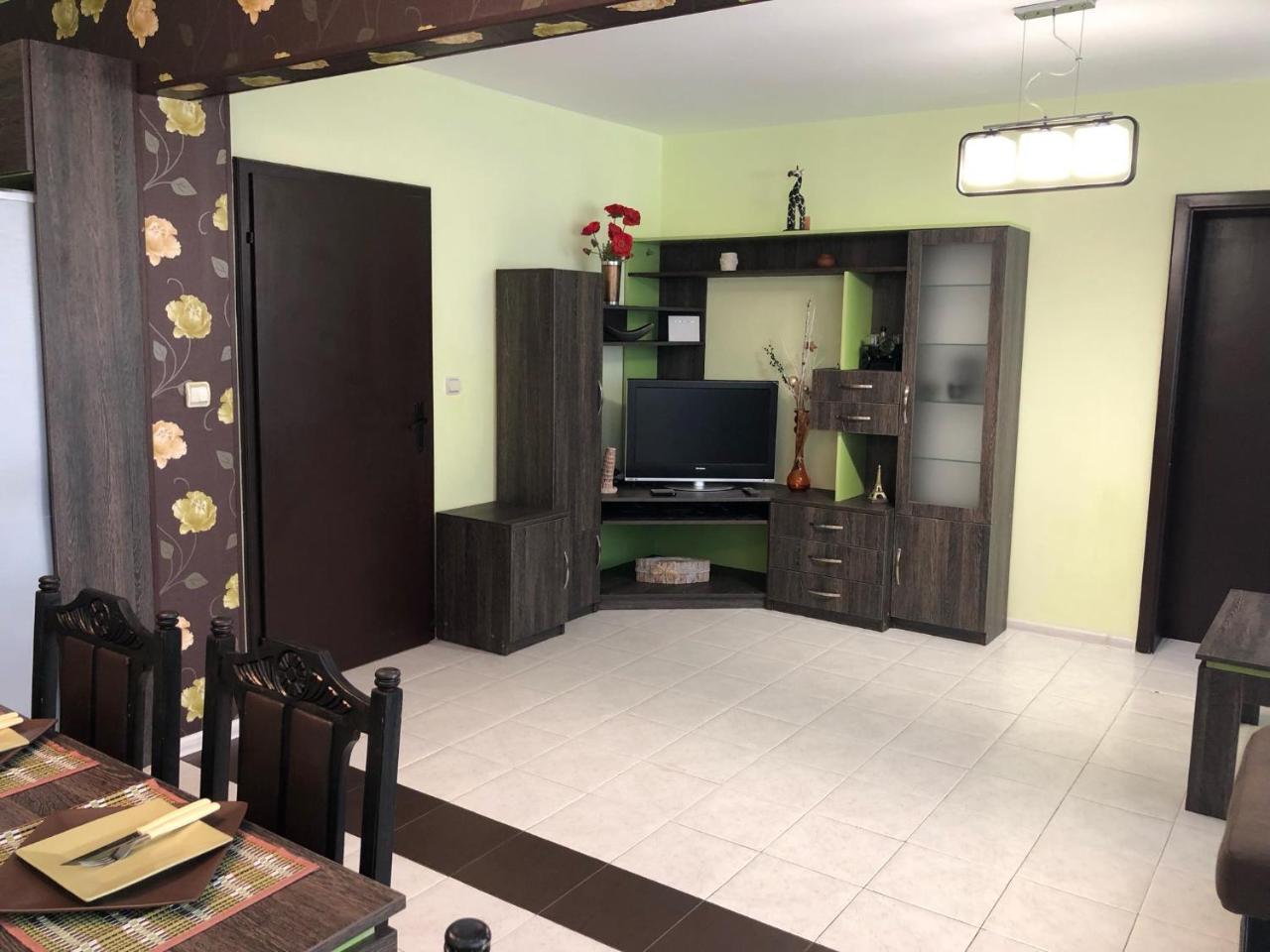 Gala Apartment เวลีคอเทอร์โนโว ภายนอก รูปภาพ